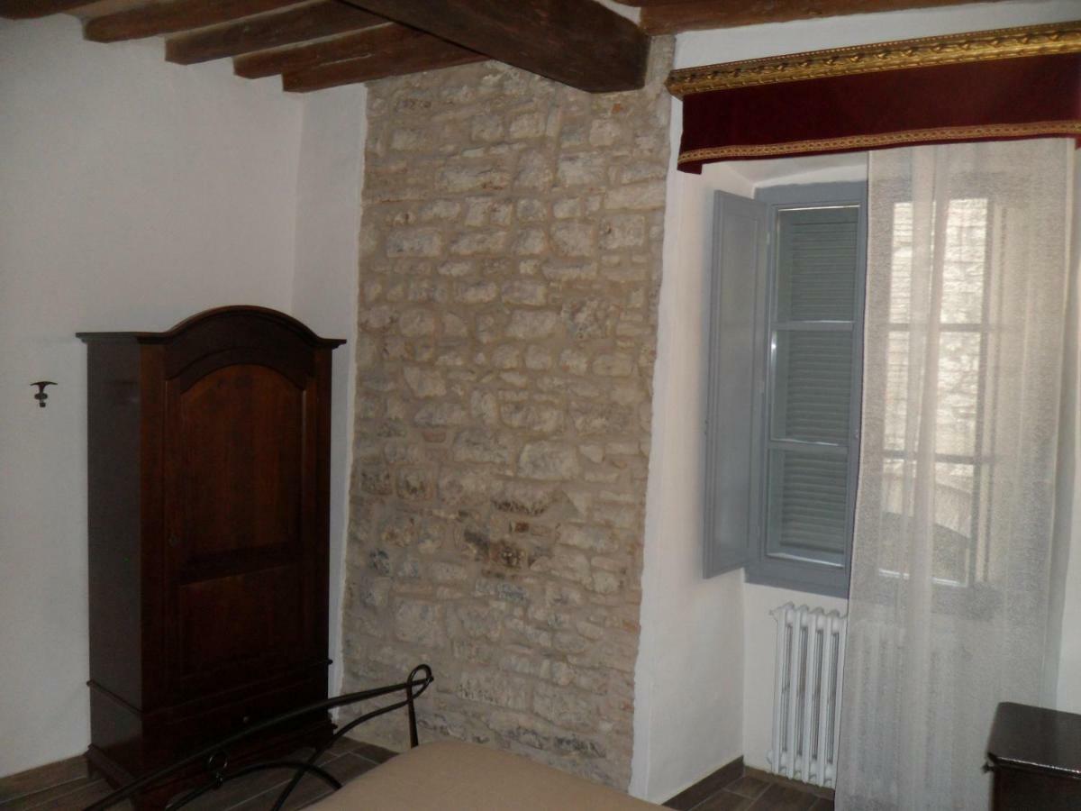 Affittacamere In Centro Γκούμπιο Εξωτερικό φωτογραφία